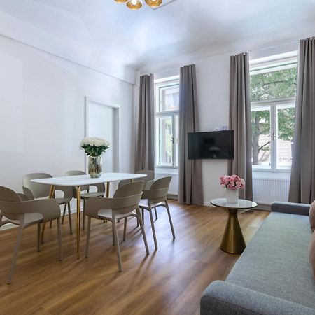 Encore Boutique Residence By Dwellfort Prague Extérieur photo