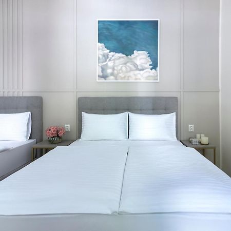 Encore Boutique Residence By Dwellfort Prague Extérieur photo