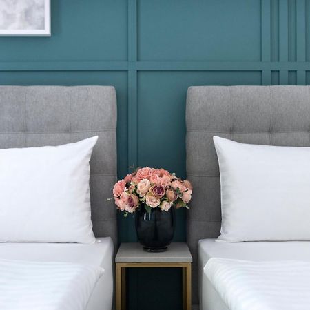 Encore Boutique Residence By Dwellfort Prague Extérieur photo